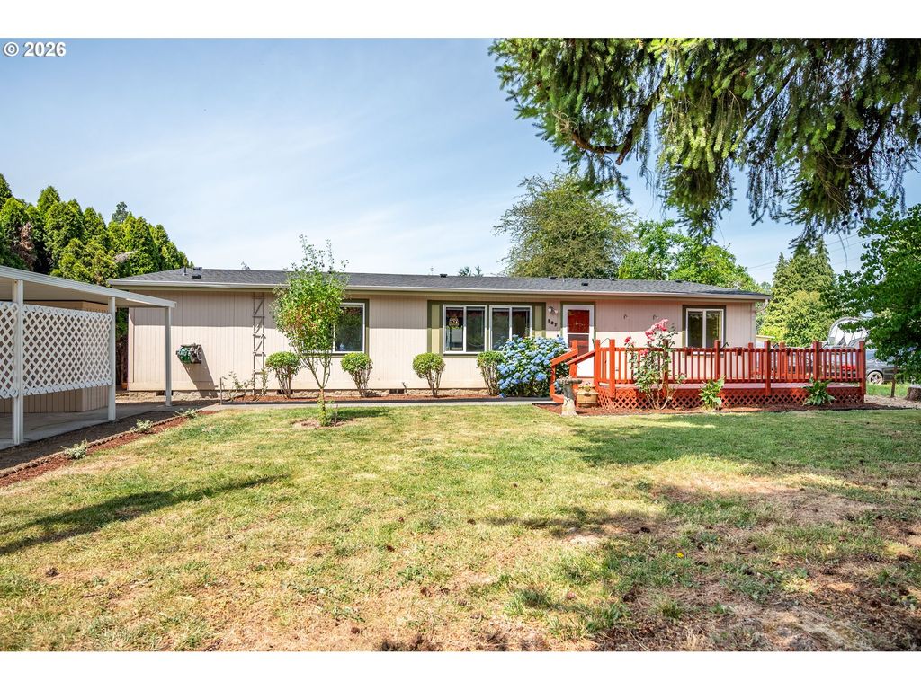 827 Ne WOODARD Ave, Castle Rock, WA 98611
