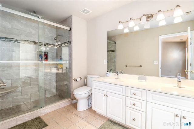 2004 Eaton Court 2004, Danbury, CT 06811