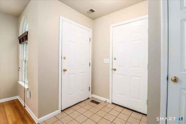 2004 Eaton Court 2004, Danbury, CT 06811