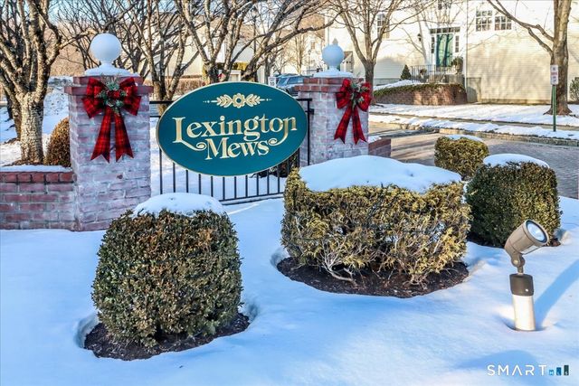 2004 Eaton Court 2004, Danbury, CT 06811