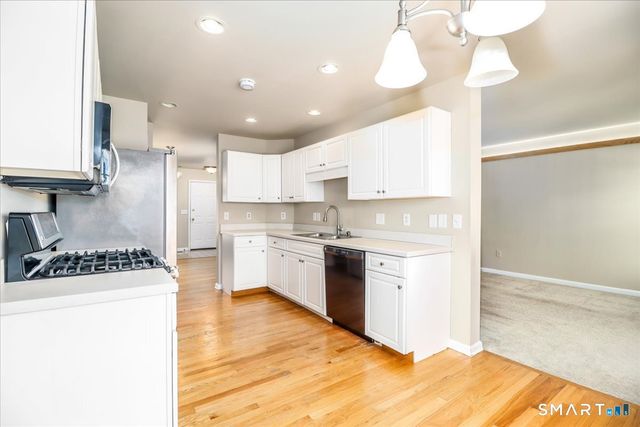 2004 Eaton Court 2004, Danbury, CT 06811