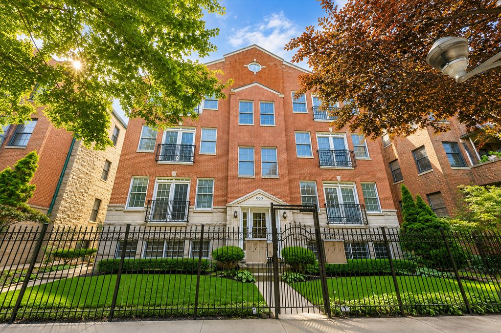 853 W Lakeside Place 1W, Chicago, IL 60640 — exterior