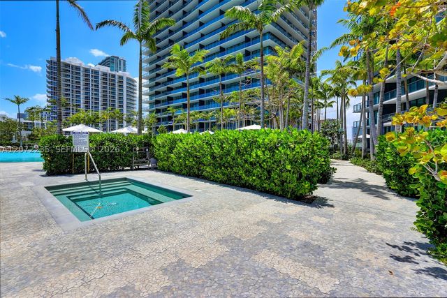 650 NE 32nd St 1502, Miami, FL 33137