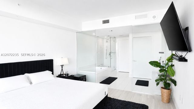 650 NE 32nd St 1502, Miami, FL 33137