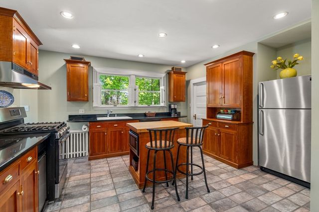 50 W Side Rd, Milton, MA 02186