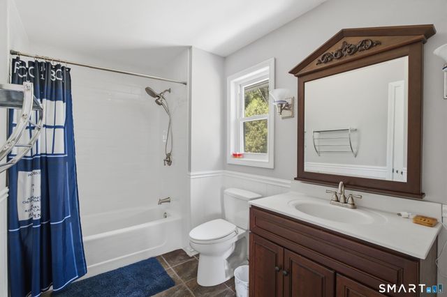 213 Acme Drive, Middlebury, CT 06762