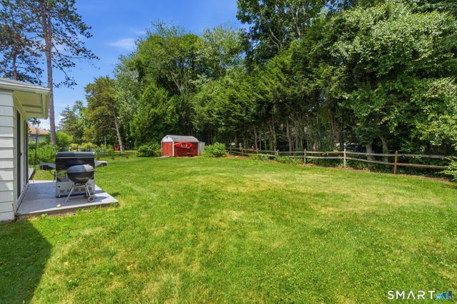 213 Acme Drive, Middlebury, CT 06762