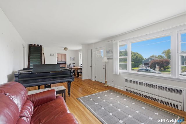 213 Acme Drive, Middlebury, CT 06762