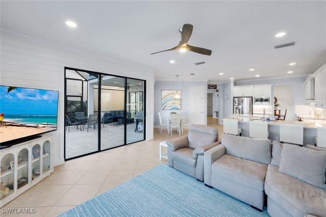 2735 Cinnamon Bay CIR, Naples, FL 34119