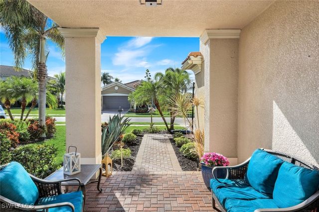 2735 Cinnamon Bay CIR, Naples, FL 34119