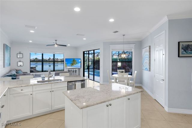 2735 Cinnamon Bay CIR, Naples, FL 34119