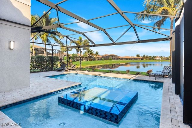 2735 Cinnamon Bay CIR, Naples, FL 34119