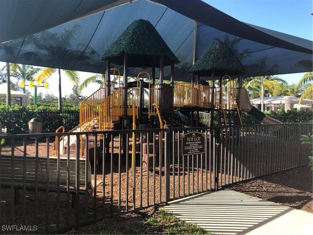 2735 Cinnamon Bay CIR, Naples, FL 34119