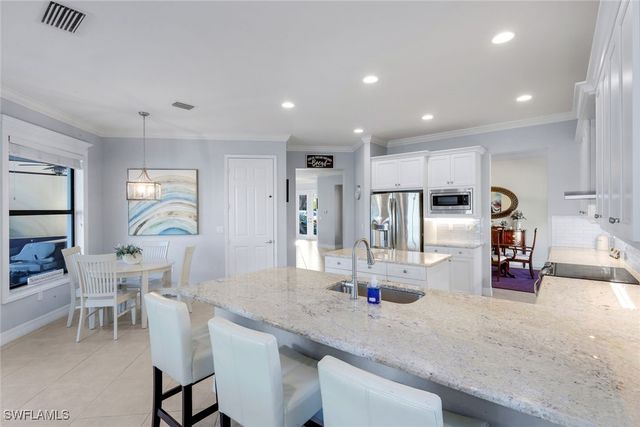 2735 Cinnamon Bay CIR, Naples, FL 34119