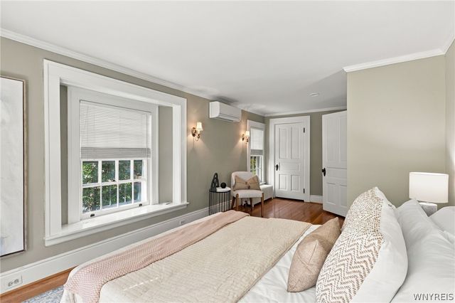 94 S Forest Road, Amherst, NY 14221