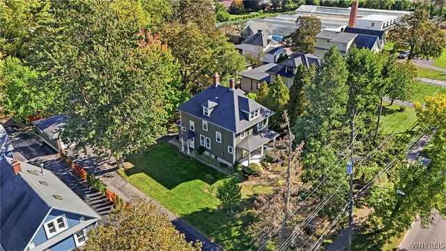 94 S Forest Road, Amherst, NY 14221