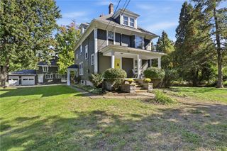 94 S Forest Road, Amherst, NY 14221
