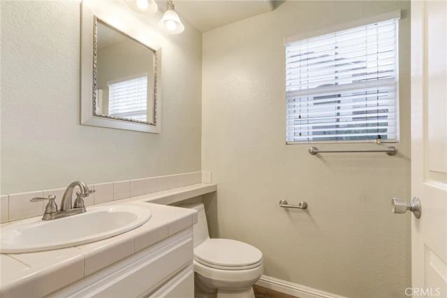 19324 Runnymede, Reseda, CA 91335