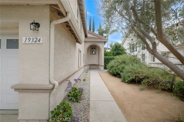 19324 Runnymede, Reseda, CA 91335