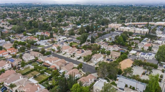 19324 Runnymede, Reseda, CA 91335