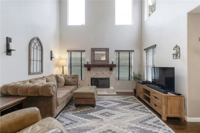 19324 Runnymede, Reseda, CA 91335