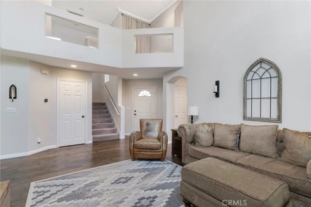 19324 Runnymede, Reseda, CA 91335