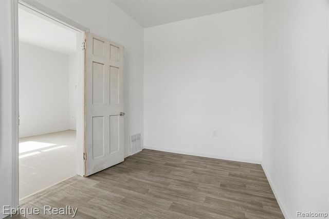 1209 10th Avenue, Port Huron, MI 48060