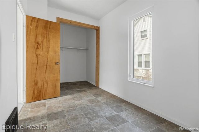 1209 10th Avenue, Port Huron, MI 48060