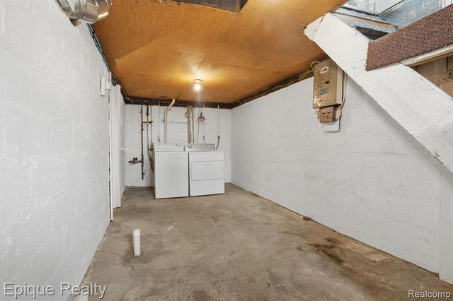 1209 10th Avenue, Port Huron, MI 48060