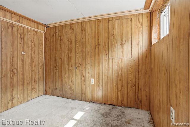 1209 10th Avenue, Port Huron, MI 48060