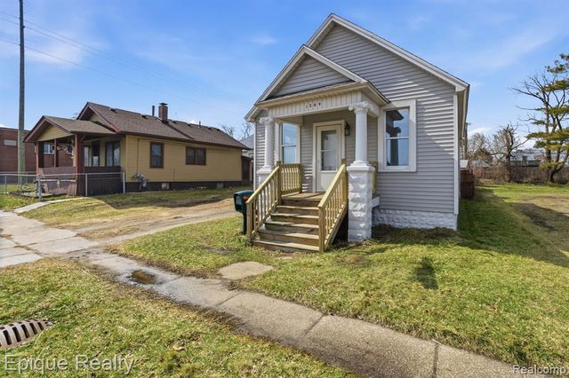 1209 10th Avenue, Port Huron, MI 48060
