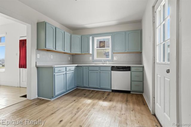 1209 10th Avenue, Port Huron, MI 48060