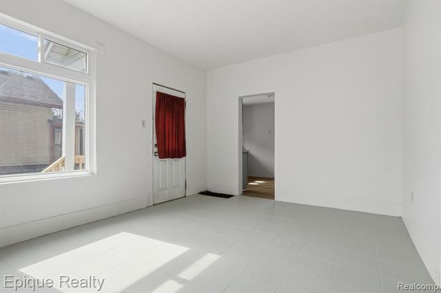 1209 10th Avenue, Port Huron, MI 48060