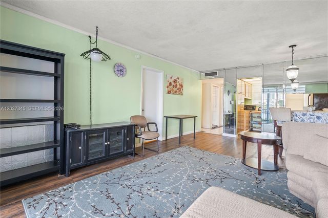 2861 Leonard Drive F208, Aventura, FL 33160