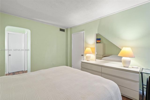 2861 Leonard Drive F208, Aventura, FL 33160