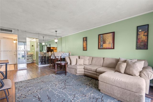 2861 Leonard Drive F208, Aventura, FL 33160