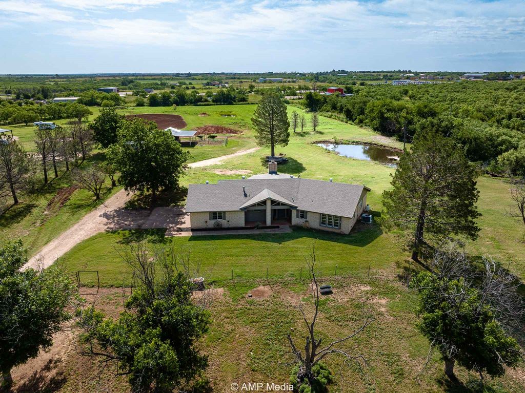 2306 County Road 475, Anson, TX 79501