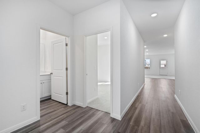 105 Bridgeview DR, Hutto, TX 78634