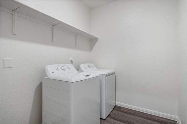 105 Bridgeview DR, Hutto, TX 78634