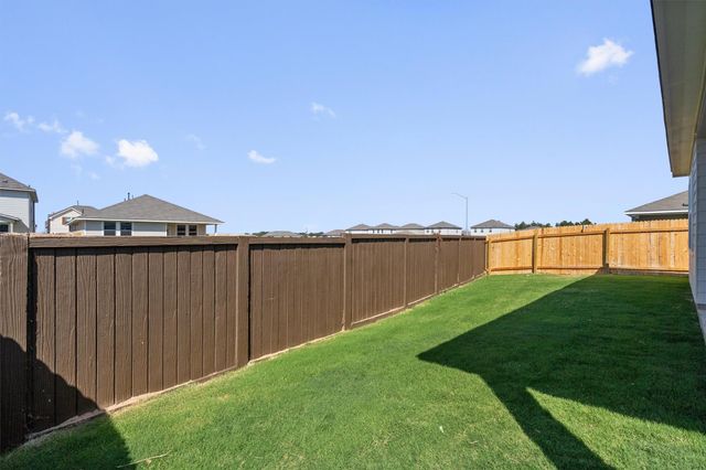 105 Bridgeview DR, Hutto, TX 78634
