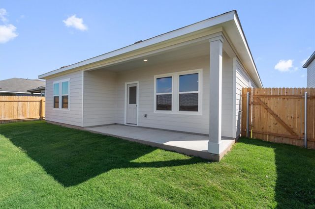 105 Bridgeview DR, Hutto, TX 78634