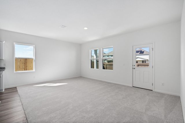 105 Bridgeview DR, Hutto, TX 78634