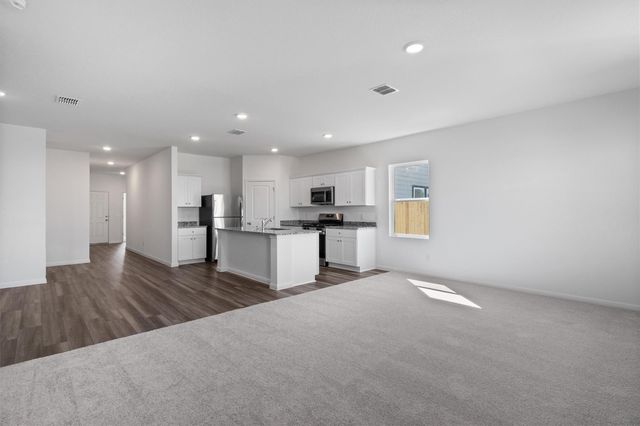 105 Bridgeview DR, Hutto, TX 78634