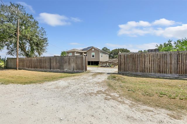 170 County Road 6035, Dayton, TX 77535