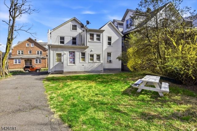 26 Orchard St, Summit City, NJ 07901