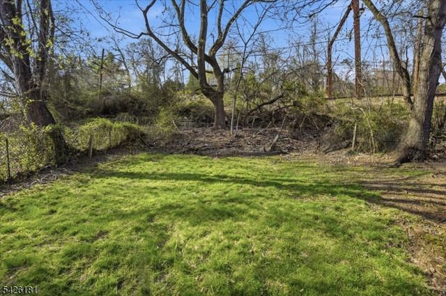 26 Orchard St, Summit City, NJ 07901