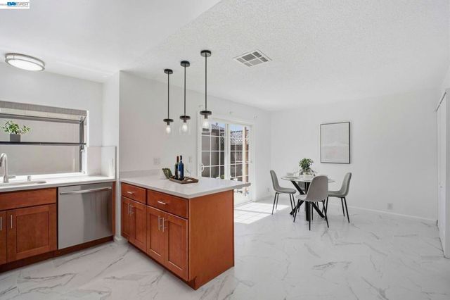 4388 Planet Cir, Union City, CA 94587