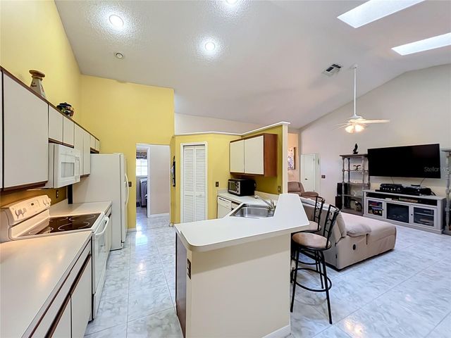 5579 RED BONE LANE, Orlando, FL 32810