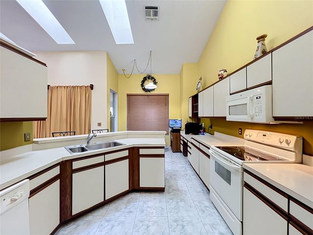 5579 RED BONE LANE, Orlando, FL 32810