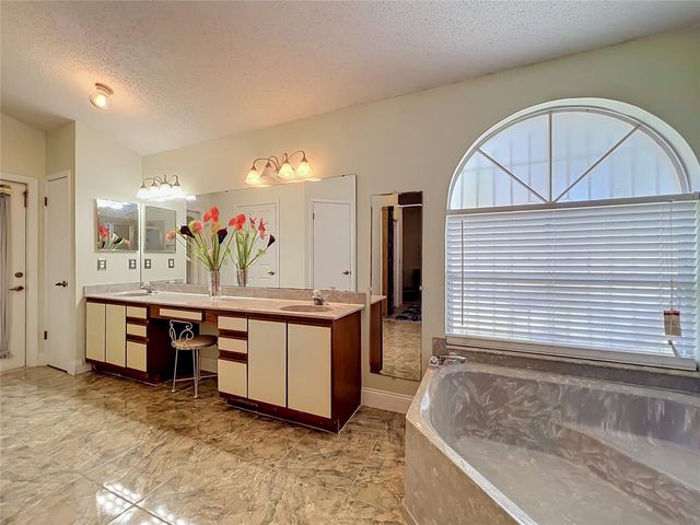 5579 RED BONE LANE, Orlando, FL 32810